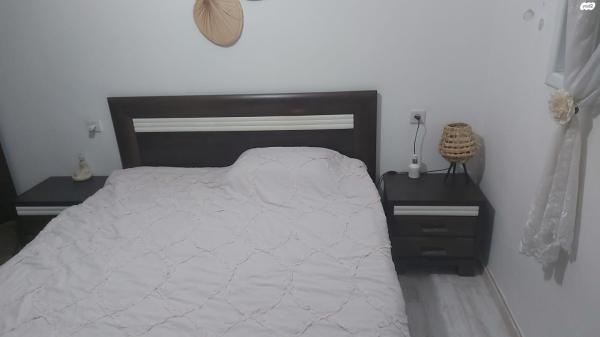 חדר שינה קומפלט הכולל ארון