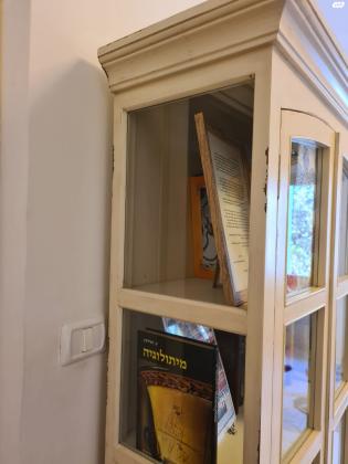 ויטרינה זכוכית כפרית נרכשה לפני