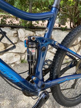 אופני הרים שיכוך מלא של