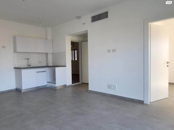 שדרות הצנחנים 18 (מתחם נגבה)