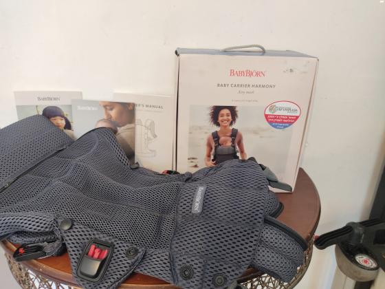 מנשא בייבי ביורן הרמוני איירBabyBjorn
