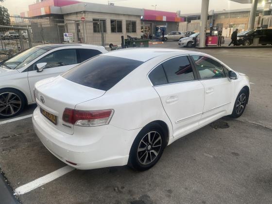 טויוטה אוונסיס (2011)