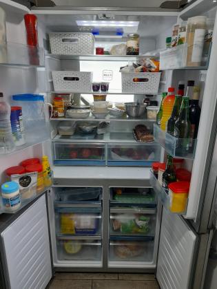 למכירה מקרר 4 דלתות גדול