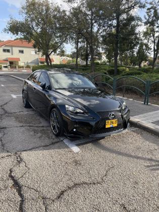 לקסוס IS300h (2016)