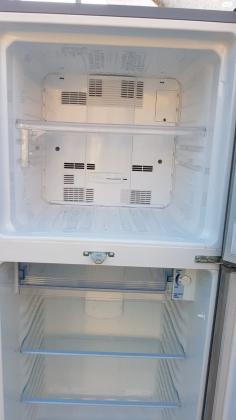 מקרר שארפ במצב מעולה 322 ליטר