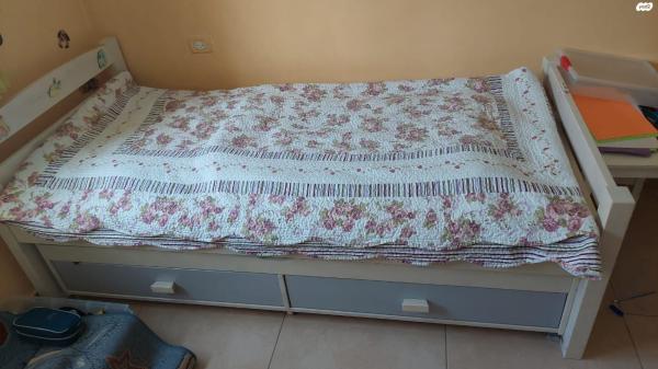 מיטת ילדים של עצמלה, דגם אופיר