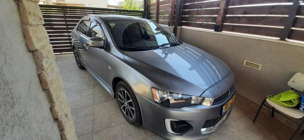 מיצובישי לנסר ספורטבק (2017)