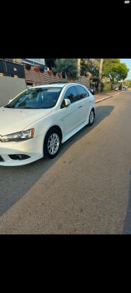 מיצובישי לנסר ספורטבק (2014)