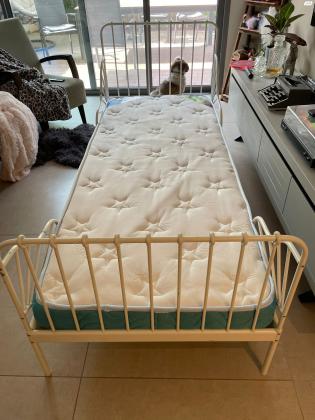 מיטת מעבר של איקאה 80X200