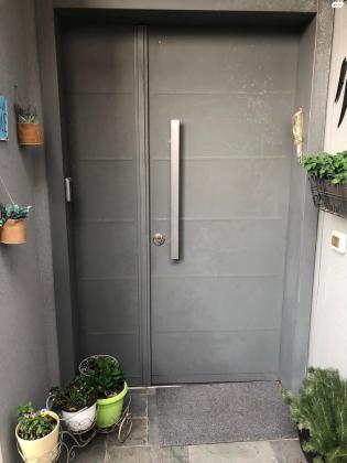 למכירה דלת כניסה ללא משקוףבצבע