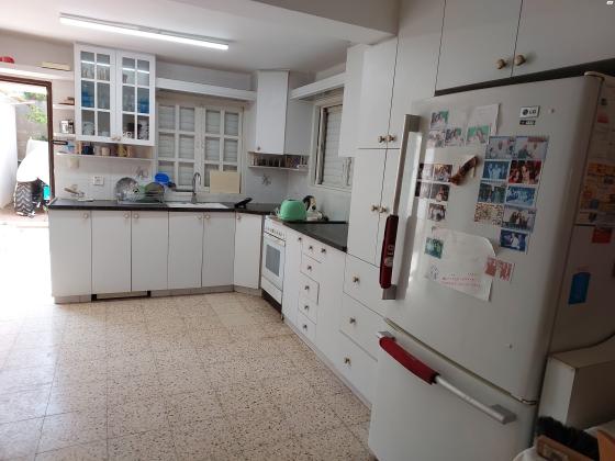 דב הוז 14 (אושיות)