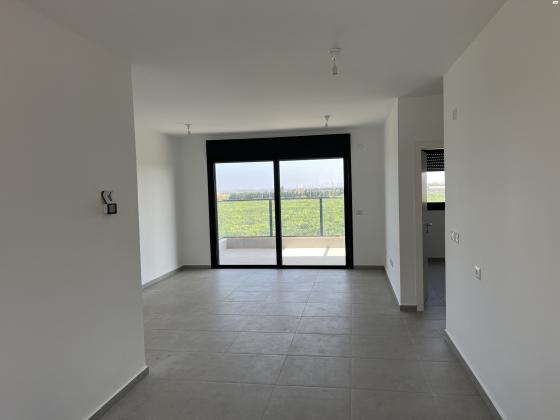 חייקה גרוסמן 4 (נאות עוזי)