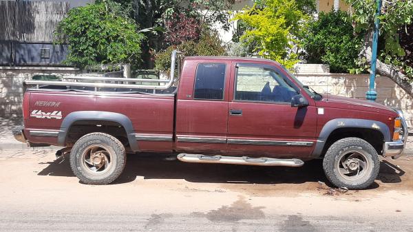 שברולט נוואדה (1999)