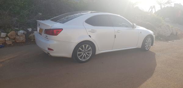 לקסוס IS250 (2009)