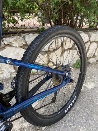 אופני הרים שיכוך מלא של