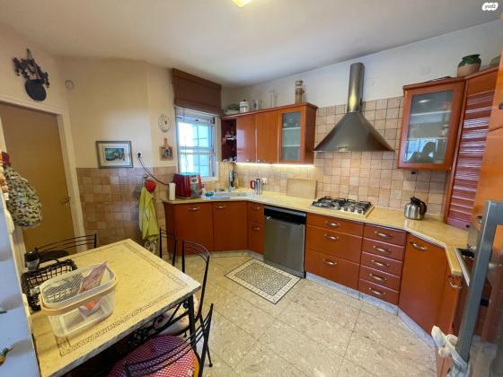 בן סרוק 14 (נאות שקמה)