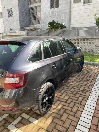 סקודה ראפיד ספייסבק (2015)