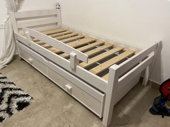 2 מיטות ילדים של עצמל'ה במצב חדש