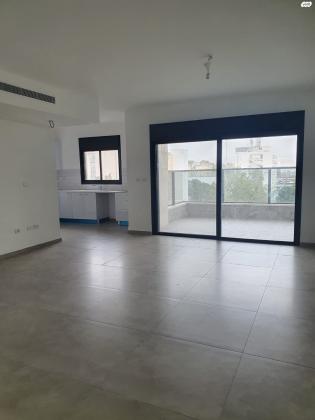 עגנון 4 (מרכז העיר)