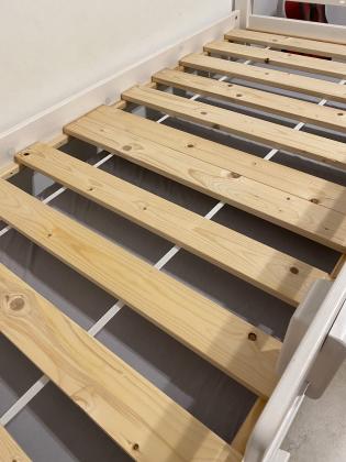 2 מיטות ילדים של עצמל'ה במצב חדש