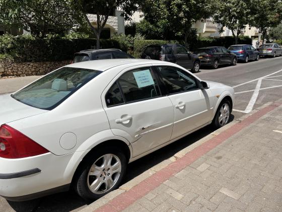 פורד מונדאו (2002)