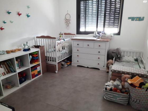 נלי זקס 1 (פסגות אפק)