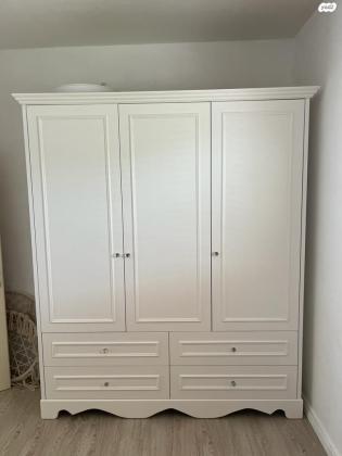 ארון פרובנס בצבע לבן שילוב