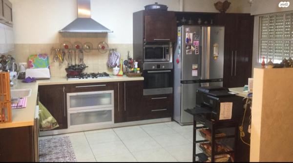 הרצל 24 (מרכז העיר)