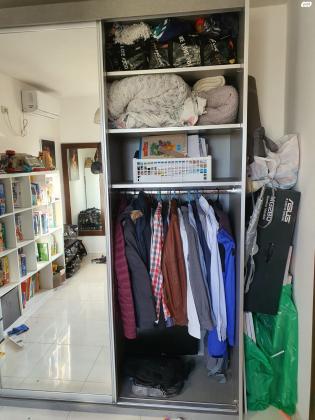 ארון בגדים של חברת אידיאל 3 דלתות הזזה