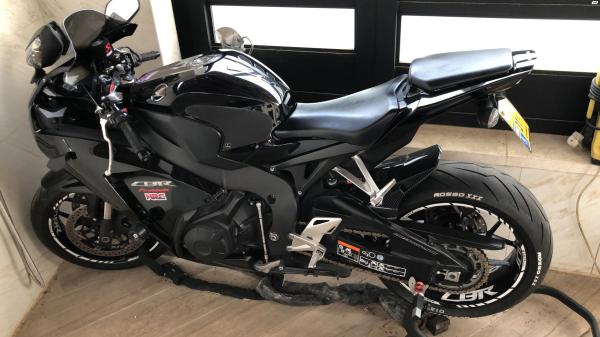 הונדה CBR1000RR (2015)