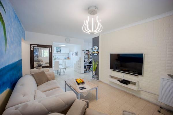 דירה להשכרה ביקנעם עילית ברמת יקנעם מרוהטת קומפלט  כולל כל מוצרי החשמל