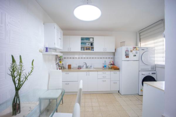 דירה להשכרה ביקנעם עילית ברמת יקנעם מרוהטת קומפלט  כולל כל מוצרי החשמל