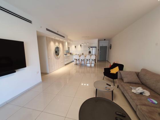 צבי תדמור 10 (שדרת המגדלים ח-501)