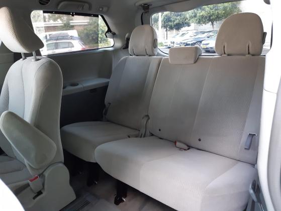 טויוטה סיינה (2012)