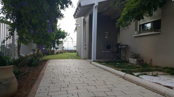 קיבוץ גלויות 22 (נווה שרת)