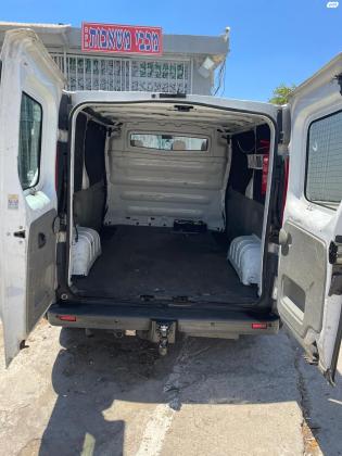 רנו טראפיק קצר (2013)