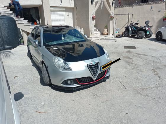 אלפא רומיאו ג'ולייטה (2013)