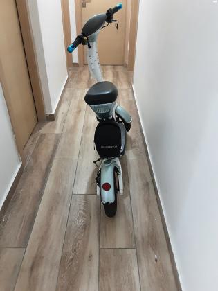 קורקינט חשמלי חזק ויציב בטריה