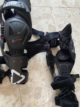 מגני ברכיים ברייסים היו בשימוש