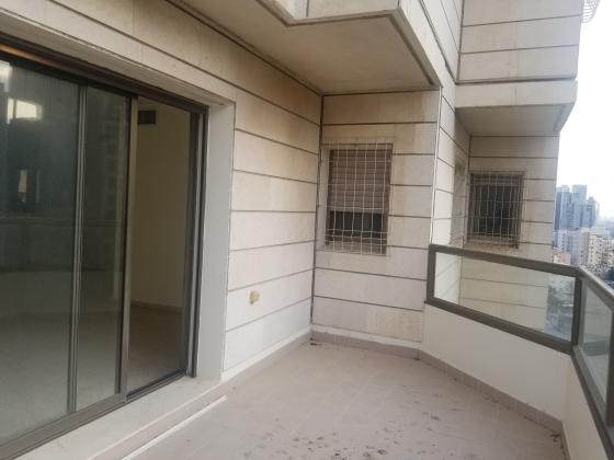 הרי הגלעד 7 (הבורסה)