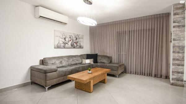 רחבת מבצע ארז 13 (שכונה ו)