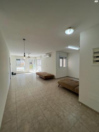 הבישוף חג'אר (עבאס)