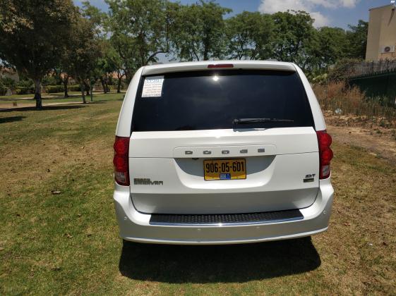 דודג' גראנד קראוון (2018)