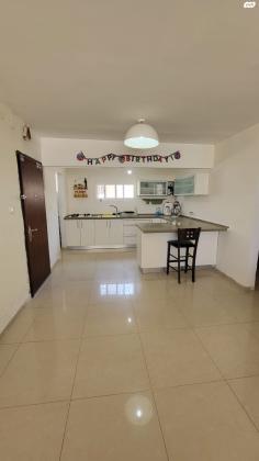 לאה גולדברג 3 (רסקו)