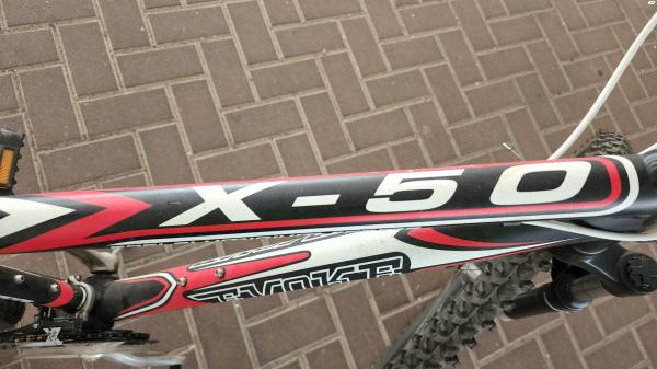 בהזדמנות אופניים מקצועיות אמיתיות כחדשות