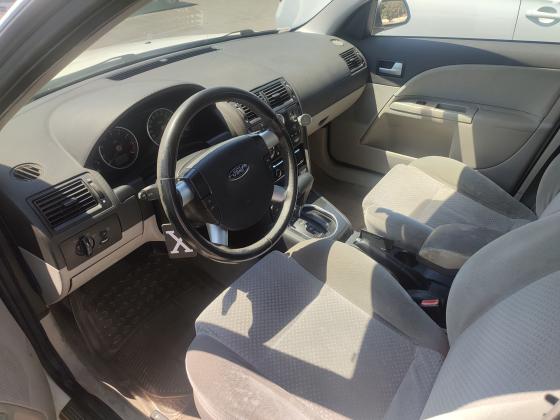 פורד מונדאו (2002)