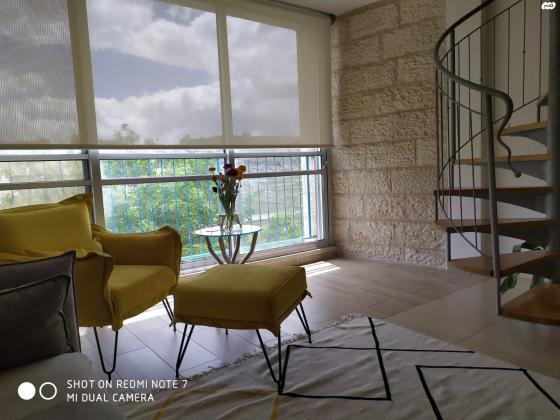 שטיח צמר מלא מעוצב הכולל