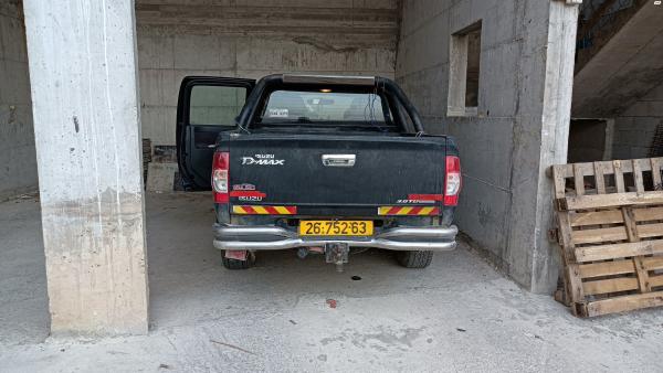 איסוזו 4X4 D-MAX (2008)