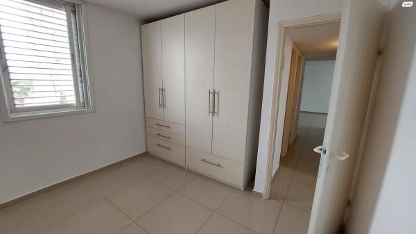 מעפילי אגוז 50 (נוה חן)