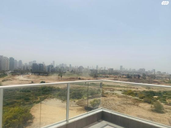 יהודה עמיחי (הגוש הגדול)